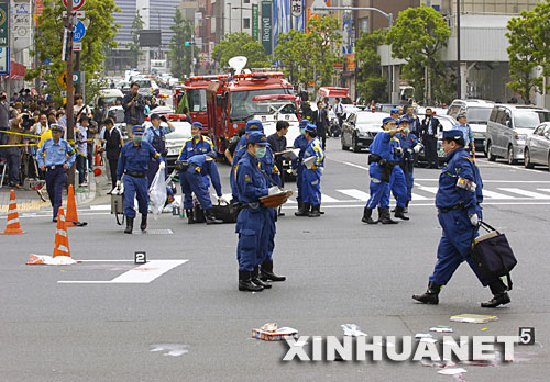 6��8�գ��{���ˆT���ձ��|�����~ԭ���^æµ�����գ����~ԭ�܇վ�����l��һ���Ԃ����¼���һ�������{܇ײ��·�˺�����܇�õ�����·�˼����죬�������3��������14���܂��� ���A��/��ͬ�� 