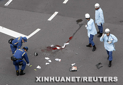 6��8�գ�������t���ˆT���ձ��|�����~ԭ�܇վ�����z�顣���գ��@��l��һ���Ԃ����¼���һ�������{܇ײ��·�˺�����܇�õ�����·�˼����죬�������3��������14���܂��� ���A��/·͸ 