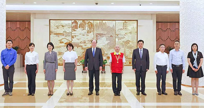 ���ьW����"�r����ģ"�X��܊�����M���E���F�ɆT