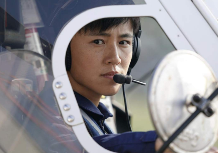 �҇���һ��Ů�ѾșC�L �ֿ����S